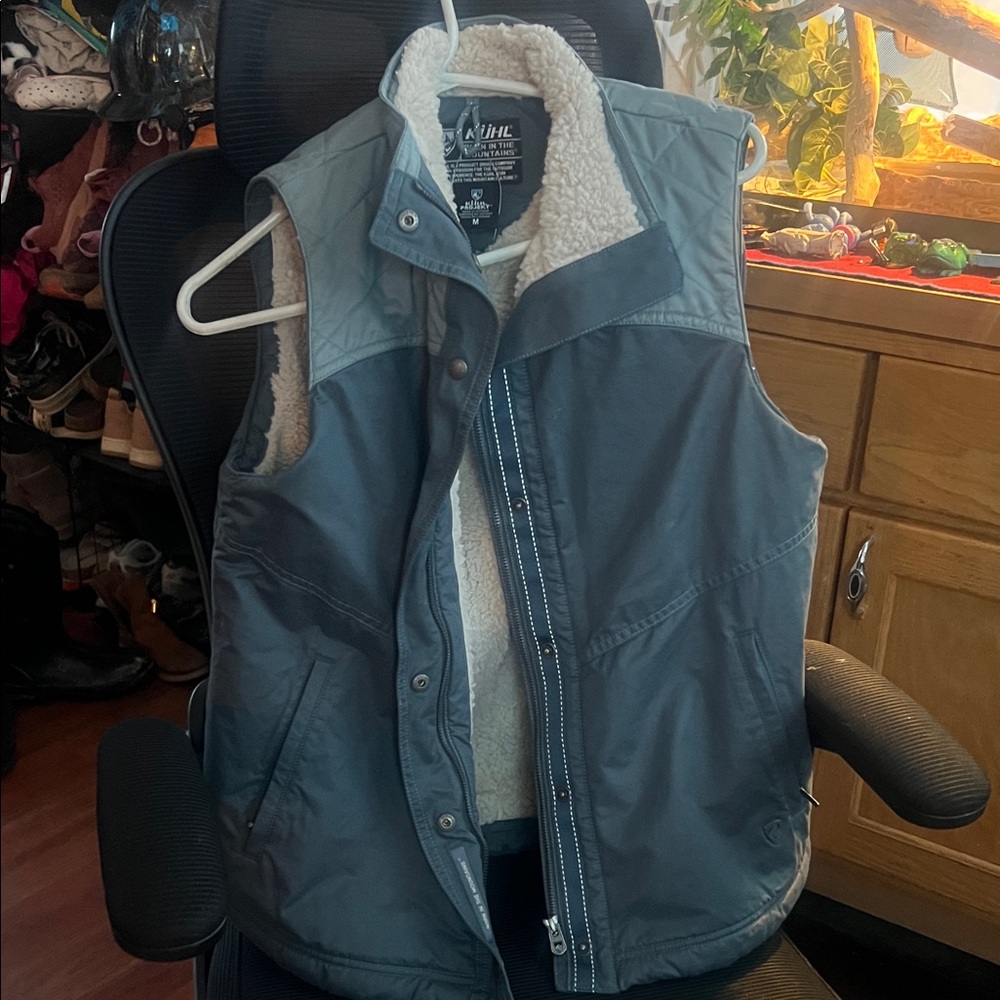 Kuhl Blue Vest with Cream Sherpa Lining - Picture 2 of 6